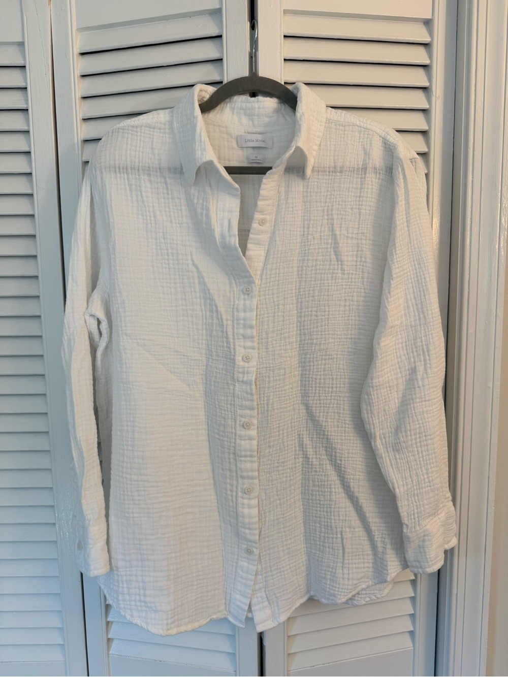 Aritzia Little Moon White Button-Down Women’s Shirt